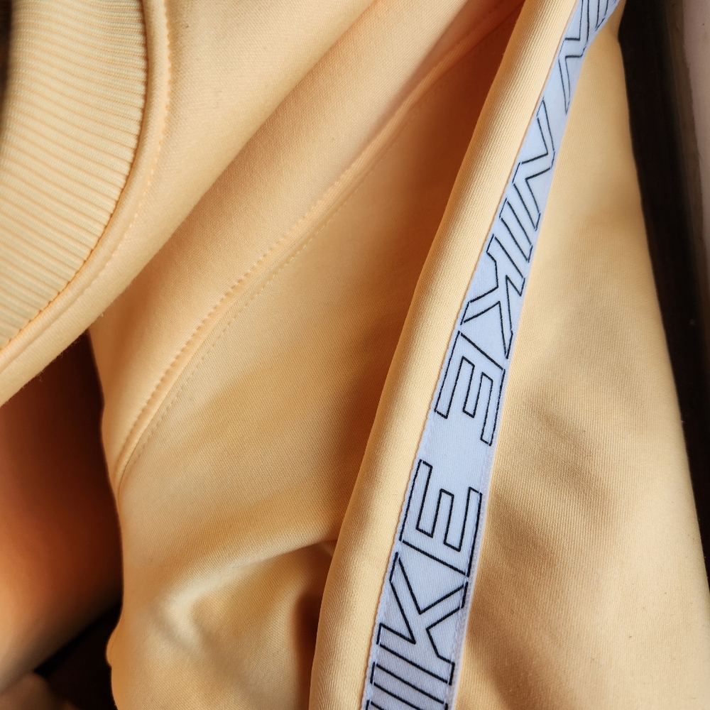 Nike Dri-FIT Peach Oversized Crewneck Sweatshirt Logo Taping Medium RETRO SPORTY - Picture 7 of 9